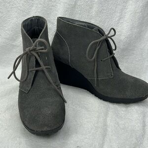 White Mountain gray suede booties